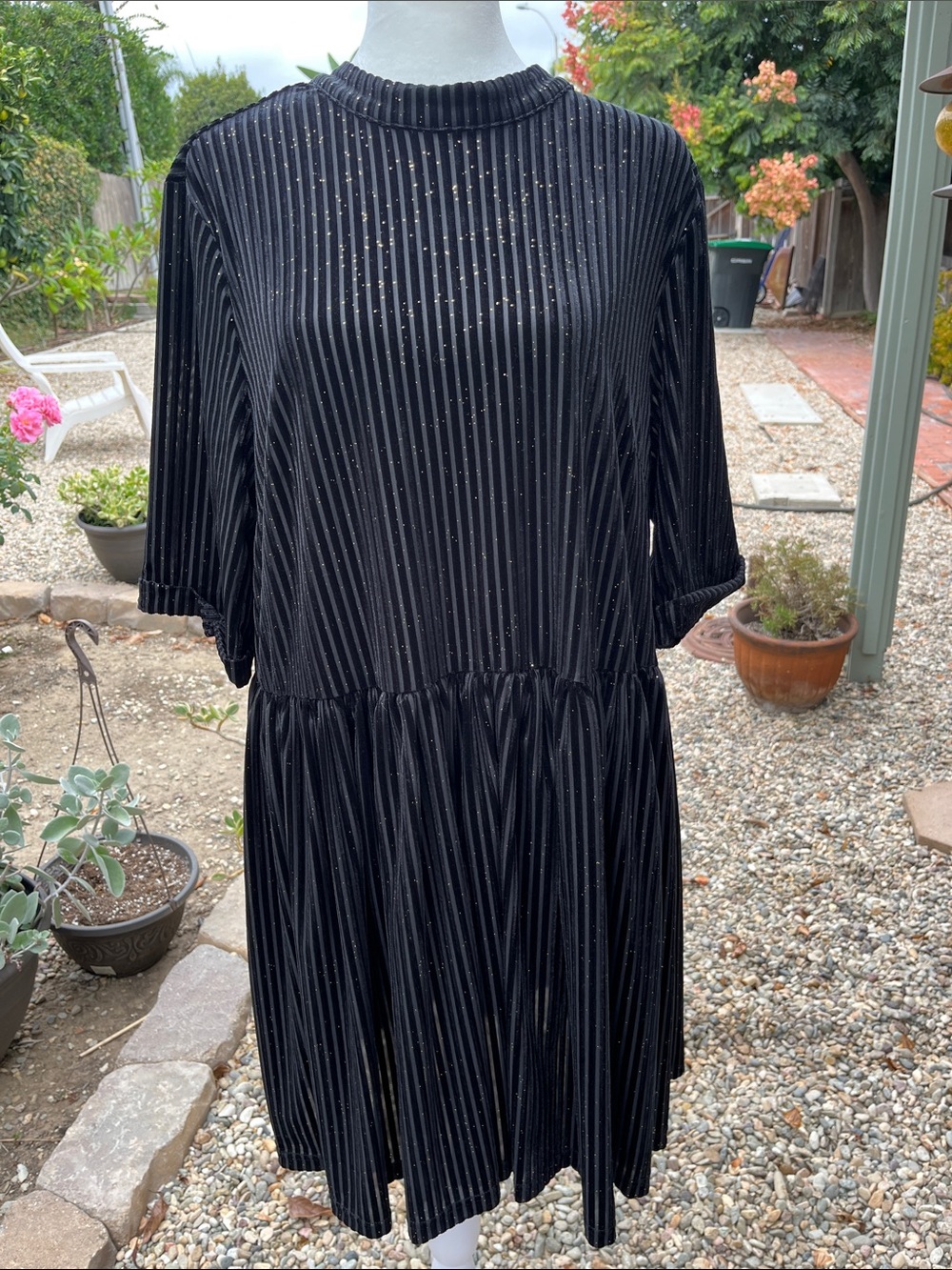 Urban Threads Sparkly Black Glitter Pleated Midi Dress size 12